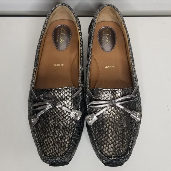 Clark's Artisan Women's Metallic Silver Snakeskin Slip On's Flats Loafer 7W - Picture 1 of 15